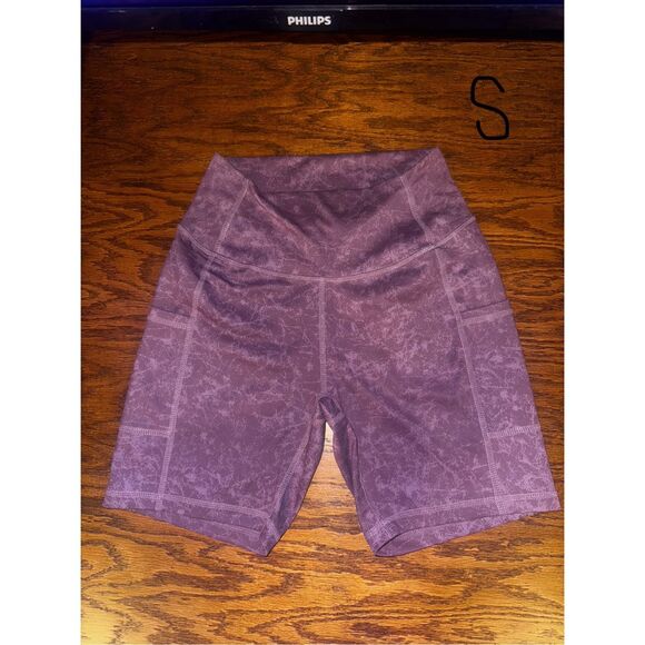 Halara Biker Shorts - Picture 1 of 1